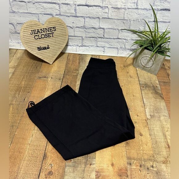 Lululemon Sit In Stillness Pant
Black wide leg drawstring bottom ankles size 10 - Picture 8 of 16